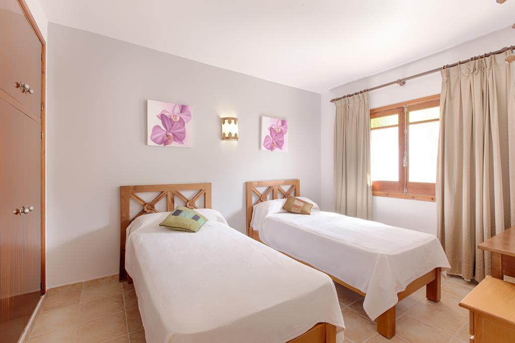 Apartamentos Colomar 圣埃乌拉利亚 外观 照片