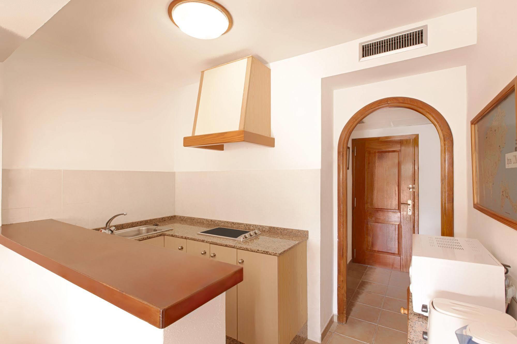 Apartamentos Colomar 圣埃乌拉利亚 外观 照片