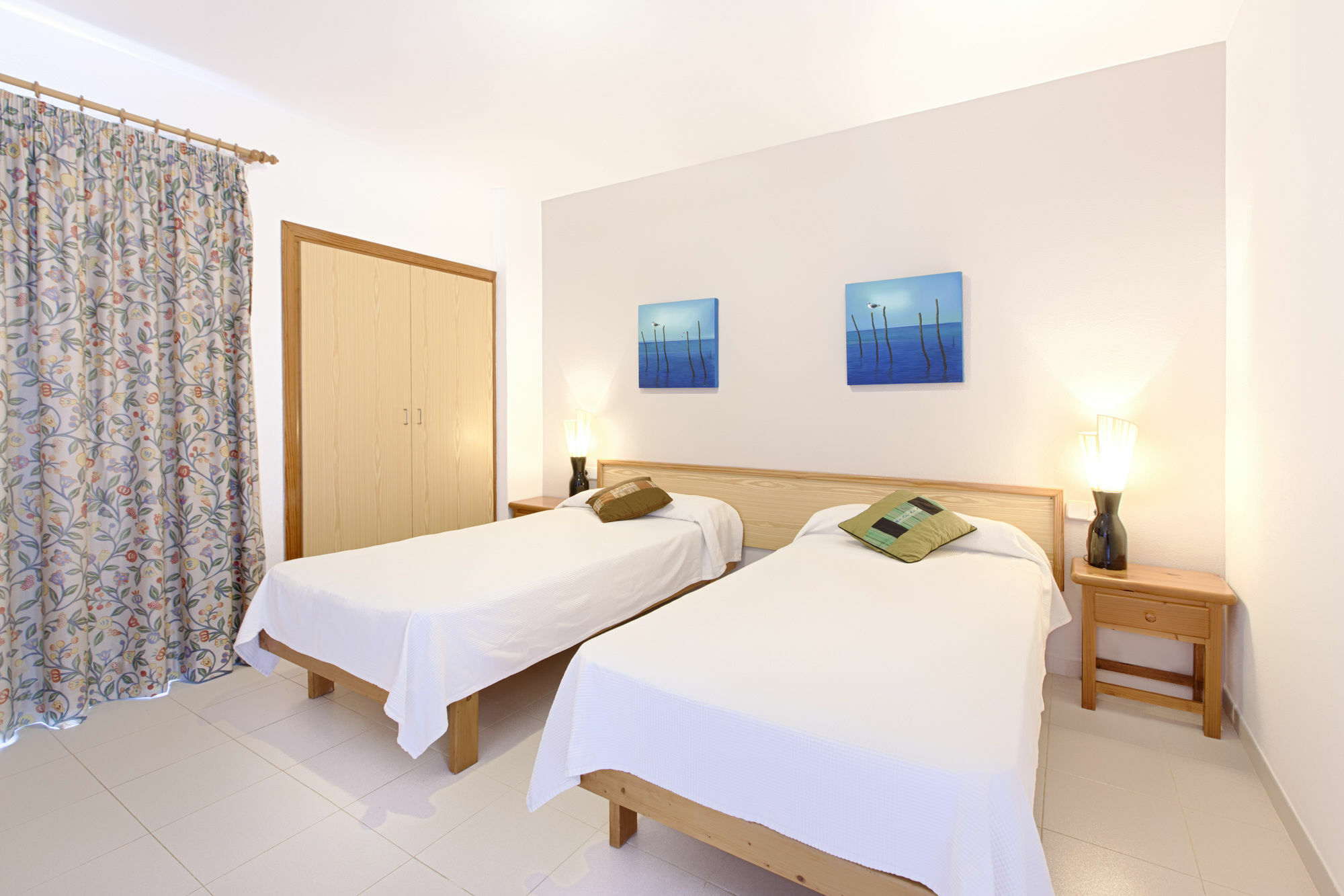 Apartamentos Colomar 圣埃乌拉利亚 外观 照片